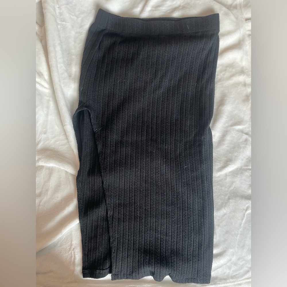 black skirt